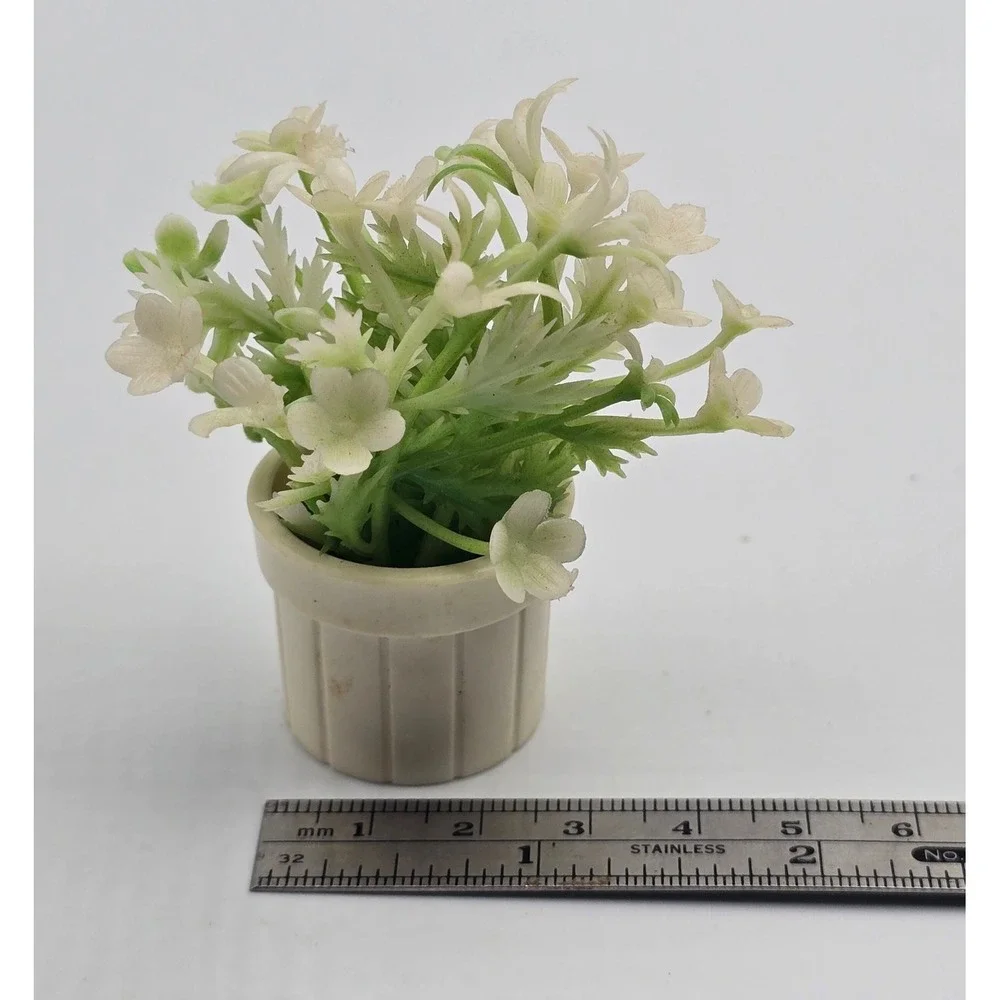 Vintage TOMY‎ Dollhouse White Planter Pot with Flowering Plant 3